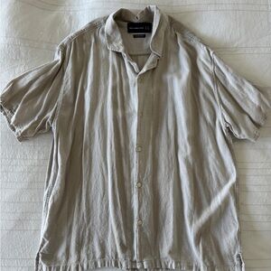 Abercrombie & Fitch Light Gray Casual Button Down Shirt